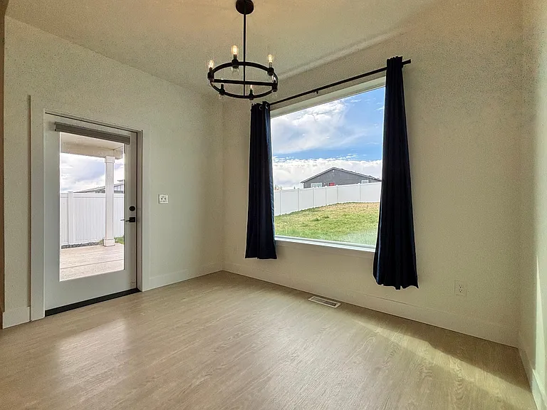 842 Greenfield Dr — Photo 12