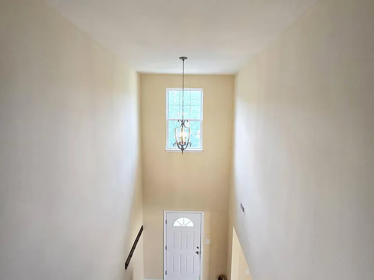 105 Chandler Springs Dr — Photo 8