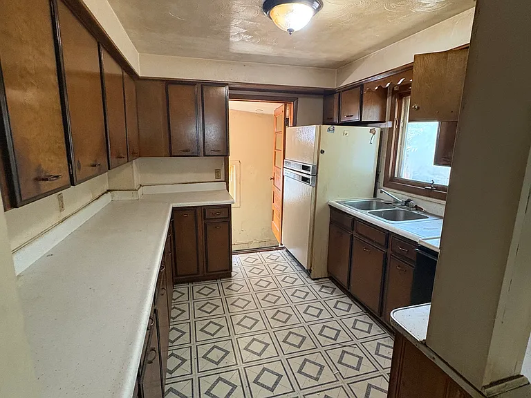 1421 E Sedgwick St — Photo 10
