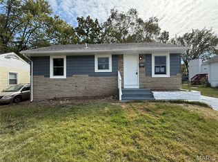 448 Lancashire Rd, Saint Louis, MO 63137