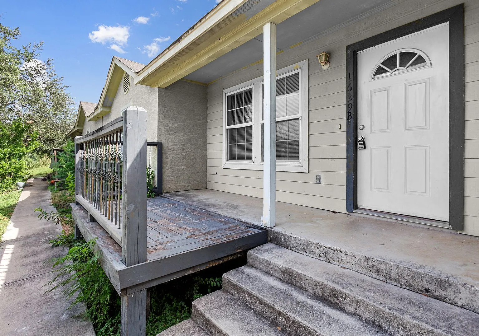 1629 Gordon Rd — Photo 4