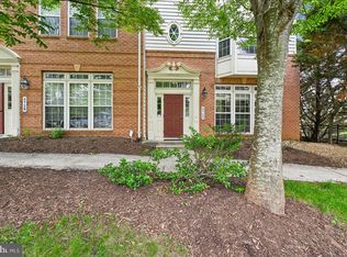5722 Callcott Way Unit B, Alexandria, VA 22312