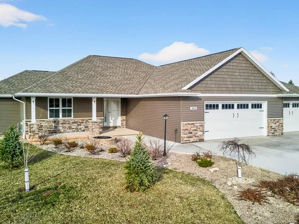 302 Willie Mays Cir, De Pere, WI 54115