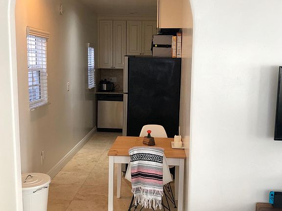 3rd image of 3965 Hamilton St #1/2