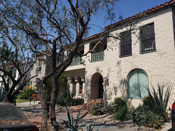 5th image of 419 N Sierra Bonita Ave #419