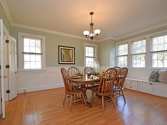 5th image of 3119 Lookout Cir