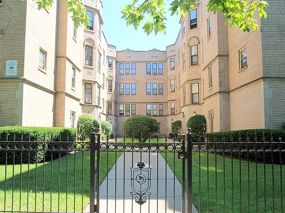2nd image of 7447 N Claremont Ave APT 1F