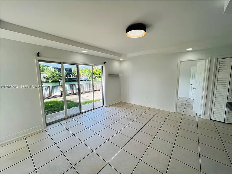 2033 Calais Dr #5 — Photo 13