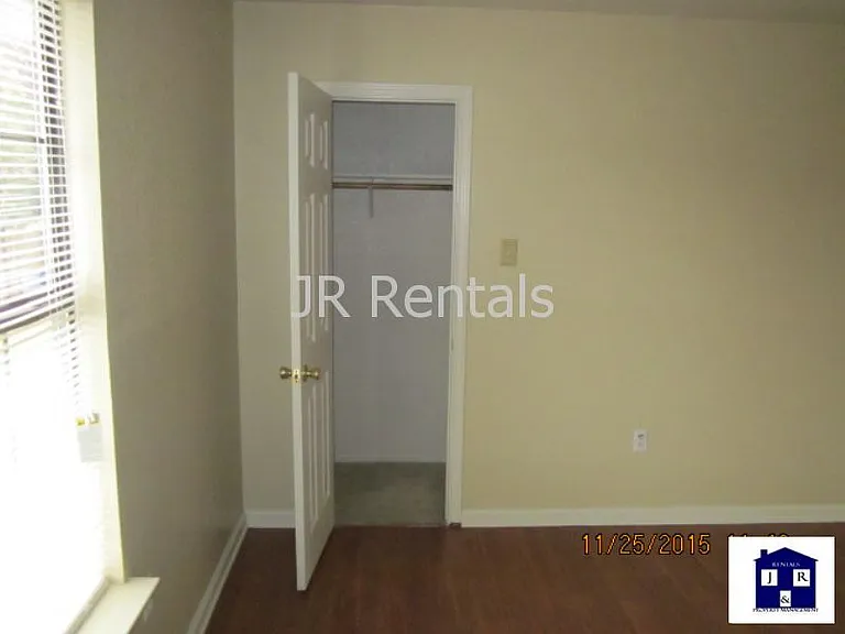1506 Creek St — Photo 18