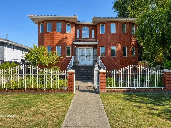 4925 Sidley St, Burnaby, BC V5J 1T6