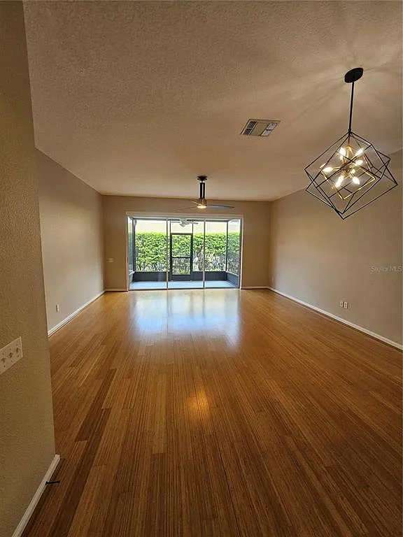 2 bed, 2.5 bath, 1550 sqft, $2,100 — Photo 2