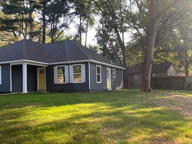 2nd image of 4024 Naylor Dr