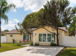 5122 Pine Tree Dr, Delray Beach, FL 33484
