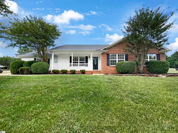 231 Summer Lady Ln, Boiling Springs, SC 29316