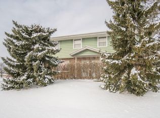 S69W15090 Cornell Cir, Muskego, WI 53150