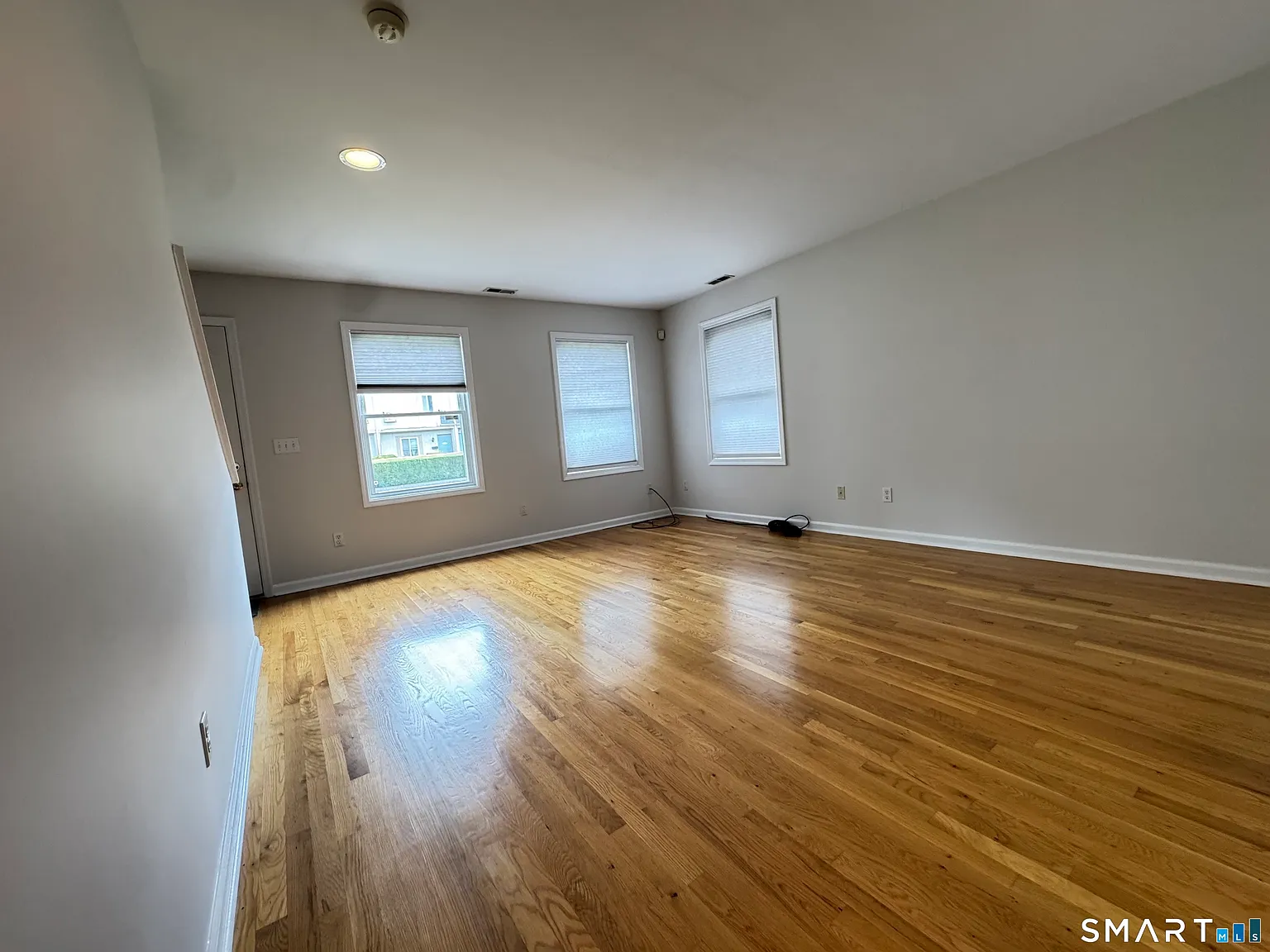 2 bed, 1.5 bath, 1050 sqft, $3,100 — Photo 4
