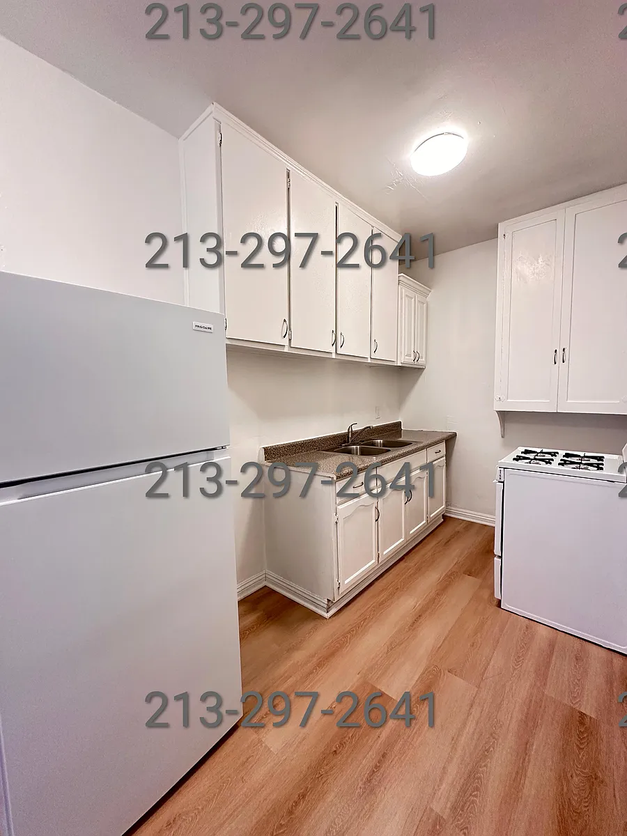 Building Photo - 648 N Hobart Blvd #15