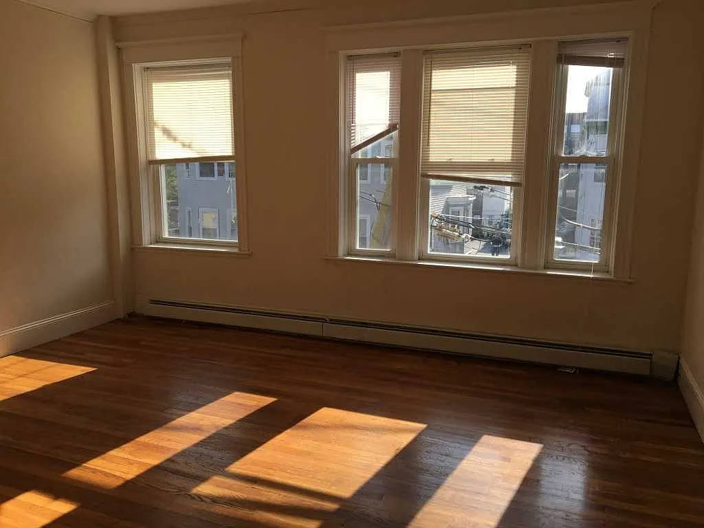 4 bed, $3,995 — Photo 4
