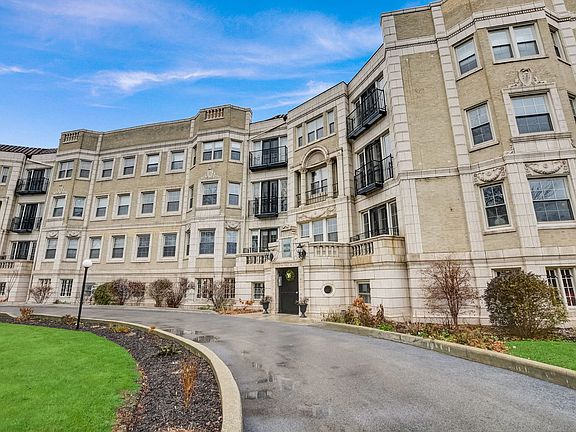 3rd image of 6840 S South Shore Dr APT 3