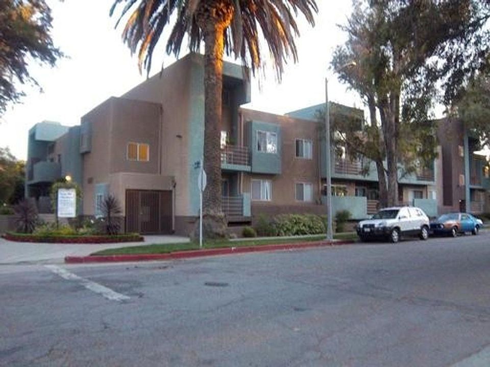 1st image of 6857 Baird Ave #105
