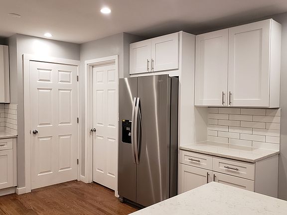 5th image of 3815 S 58th Ave