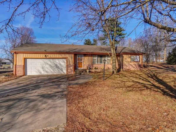 906 Hillcrest Drive, Monett, MO 65708