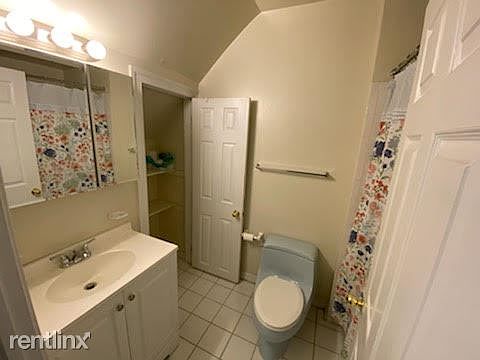 337 E bathroom