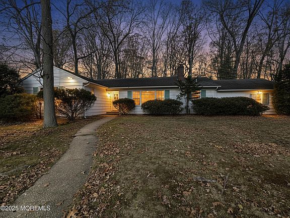 2nd image of 35 Woodland Drive