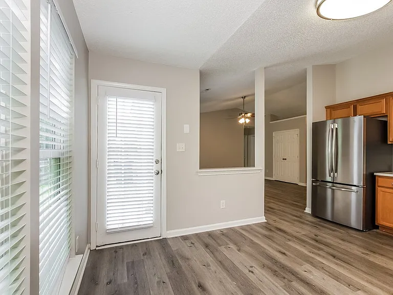 5410 Starflower Dr — Photo 8