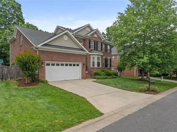 2063 Waterford Village Dr, Clemmons, NC 27012