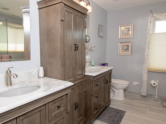 3rd image of 5968 Majestic Oaks Dr