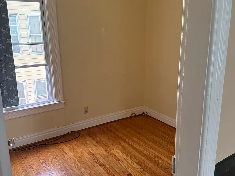 2363 Burdett Ave #2 — Photo 4