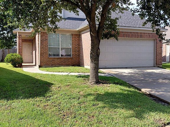 2nd image of 18519 Knob Hill Lake Ln