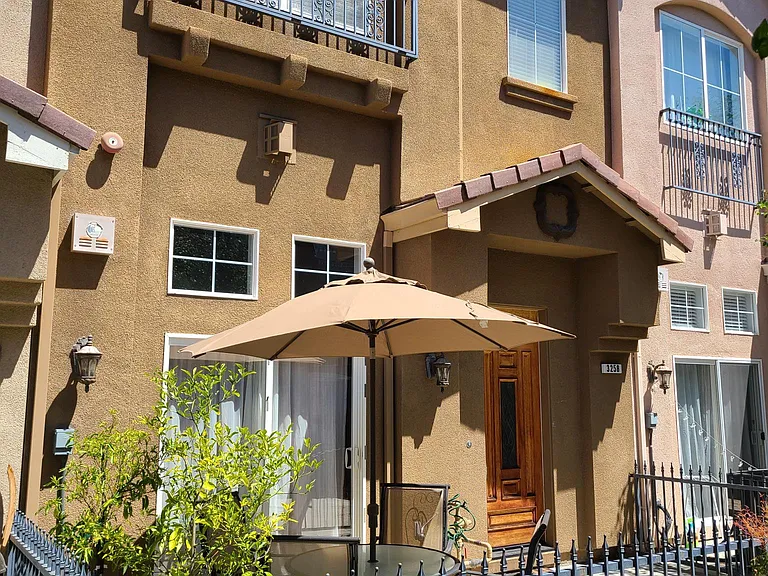 3258 Lago De Como Pl — Photo 1