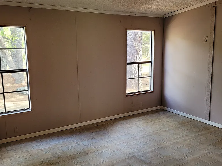 1038 Viking Ct — Photo 9