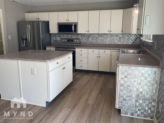 5th image of 11629 Lone Pine Cir
