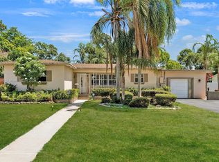 23 SW 8th St, Hallandale, FL 33009