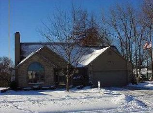 2265 Willow Bend Dr, Temperance, MI 48182