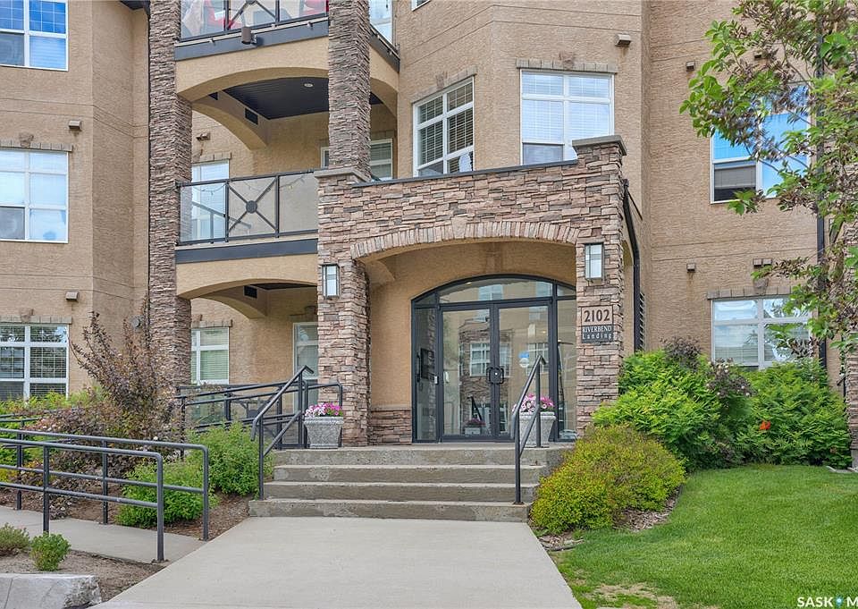 1st image of UNIT 311-2102 Heseltine ROAD