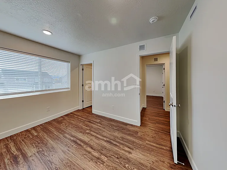 221 N Dry Creek Rd — Photo 24