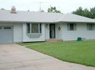 902 E 32nd Ave, Hutchinson, KS 67502