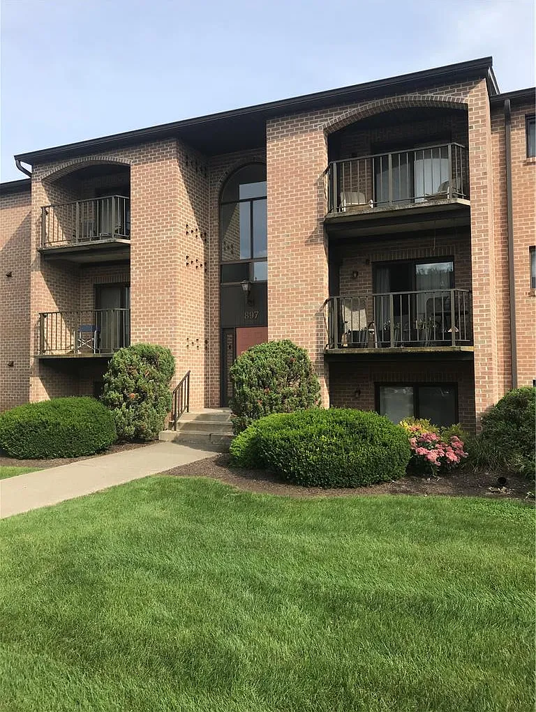 2 bed, 2.0 bath, 1250 sqft, $1,800 — Photo 2