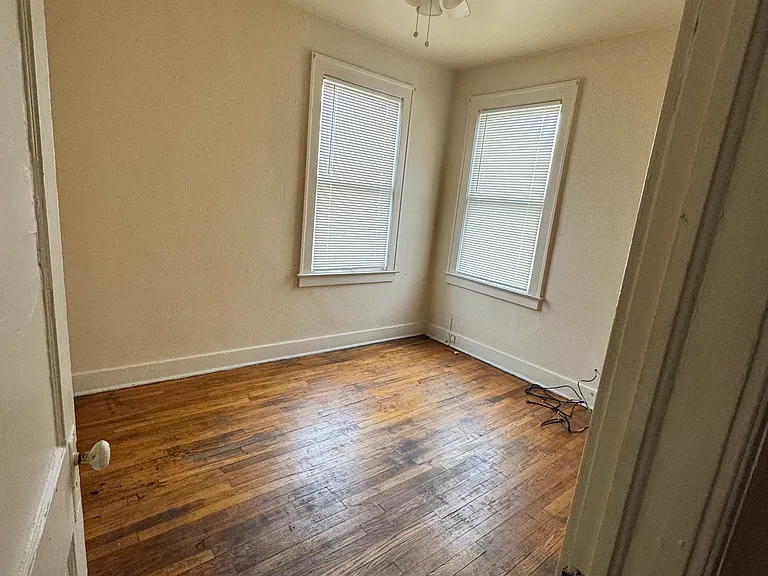 10435 Fullerton Ave — Photo 6