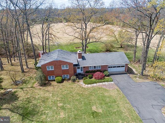 3rd image of 15411 Herndon Ave