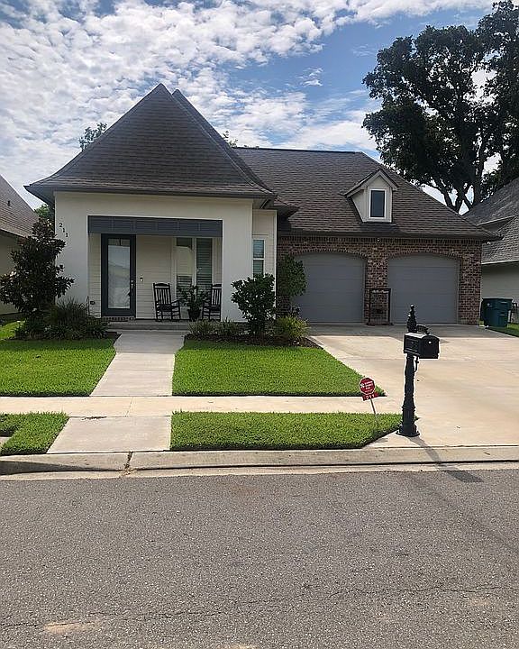 1st image of 211 Cypress View Dr