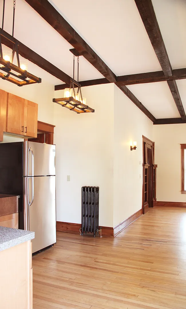 411 Colchester Ave — Photo 2
