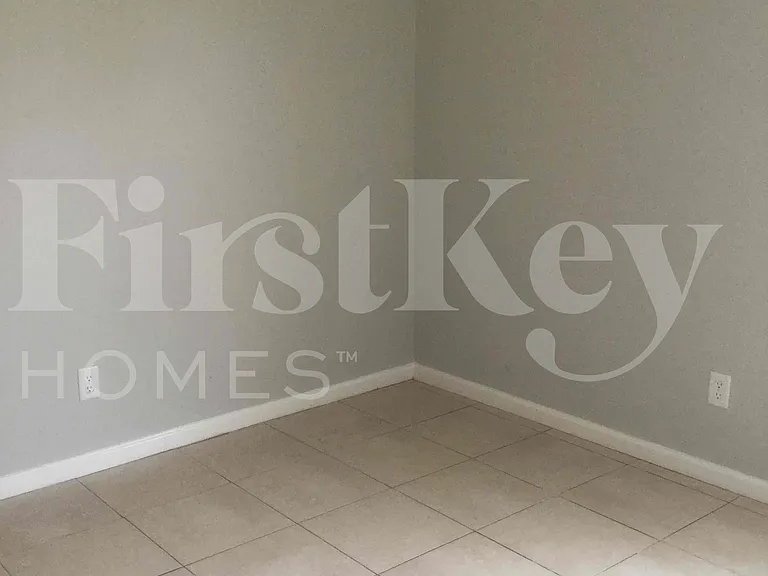 662 SW Sandbar Ter — Photo 18