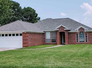 45 Lacey Dr, Hooks, TX 75561