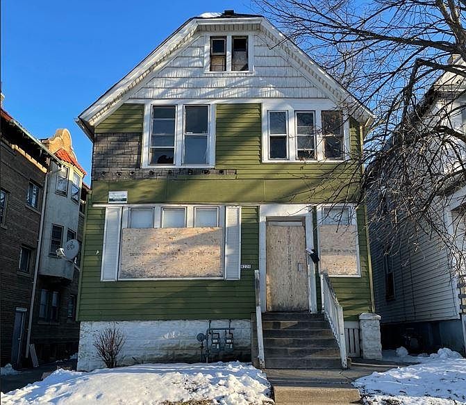 1st image of 4226 W Lloyd St #4226
