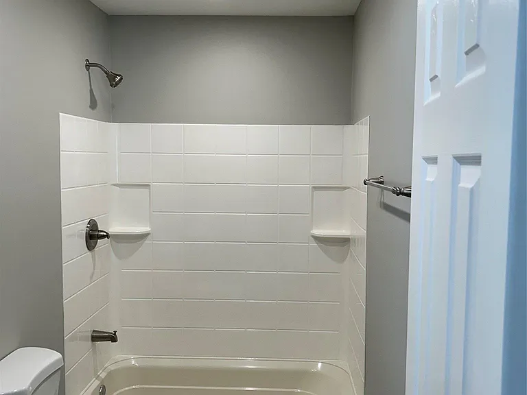 135 Gale Rd #UPSTAIRS — Photo 23